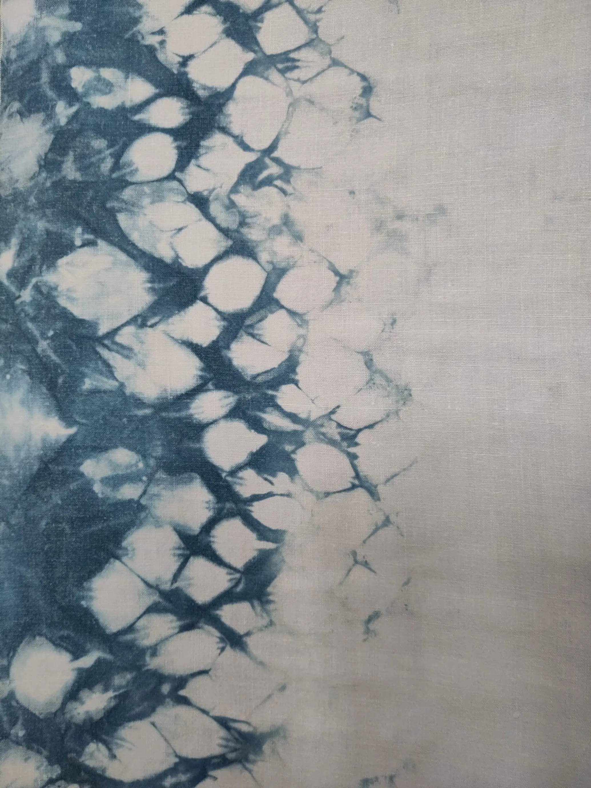 Gros plan sur un tissage bleu et blanc