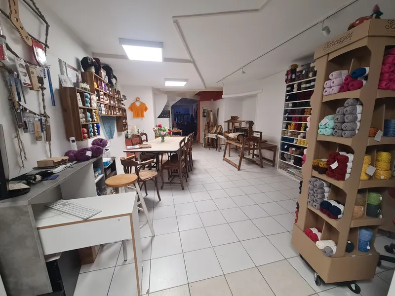 Vue de la boutique depuis l'entrée